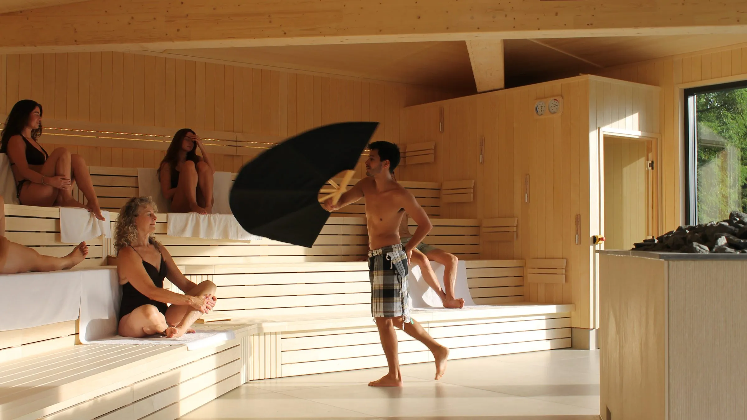 Een opgieting in Eir, de panorama-opgietsauna van Thermae 2000