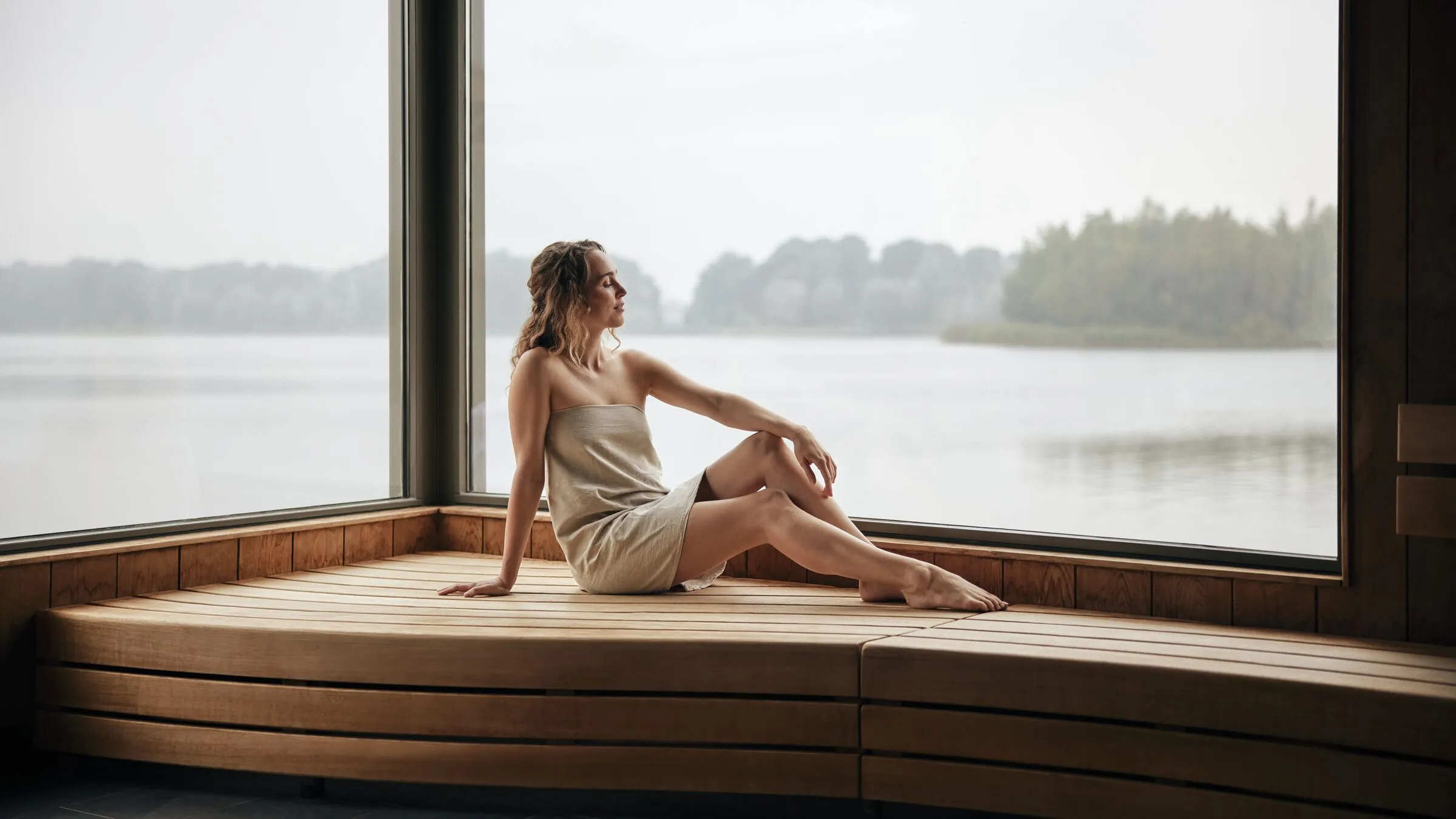 Uitzicht over de Maarsseveense Plassen vanaf de saunabank bij Thermen Maarssen